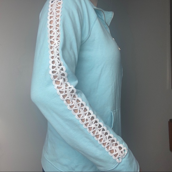 Lilly Pulitzer Skipper Solid Popover Light Blue 1/4 Zip Size Medium - Picture 2 of 11